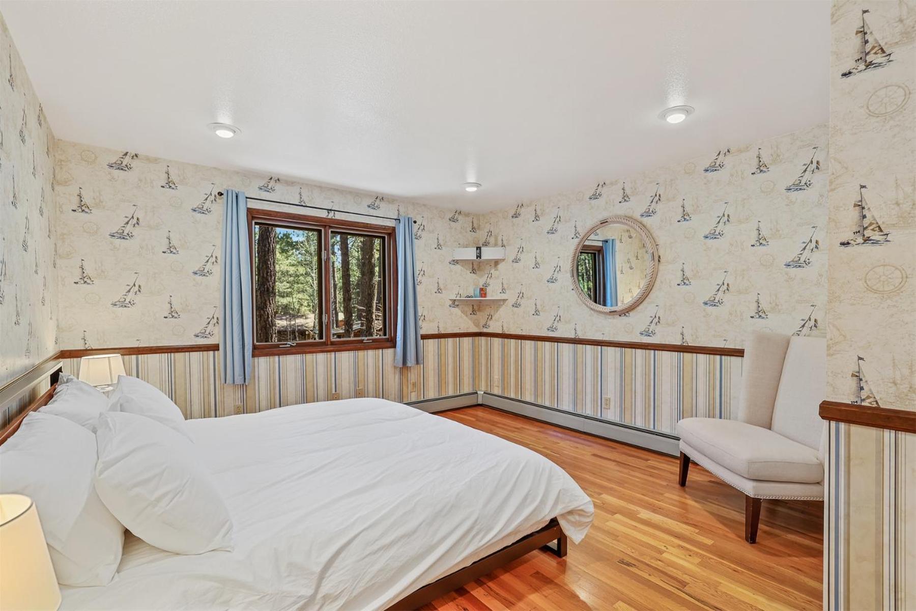 Holiday home Pristine On Wooded Lot. Fantastic Location Pool Table Flagstaff